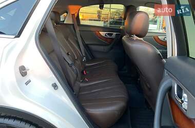 Внедорожник / Кроссовер Infiniti FX 37 2013 в 