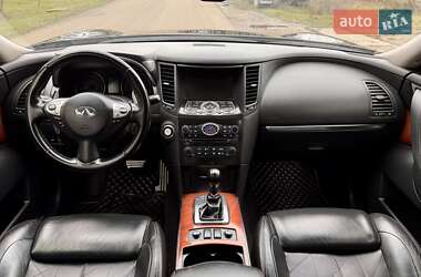 Внедорожник / Кроссовер Infiniti FX 37 2012 в 