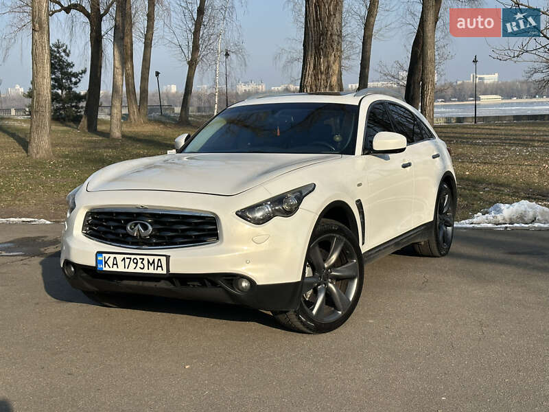 Infiniti FX 37 2011