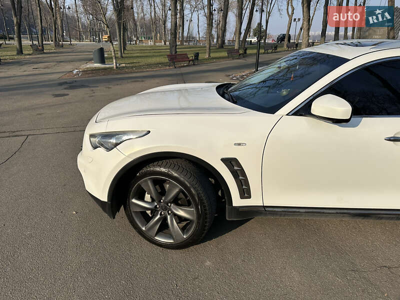 Внедорожник / Кроссовер Infiniti FX 37 2011 в Киеве
