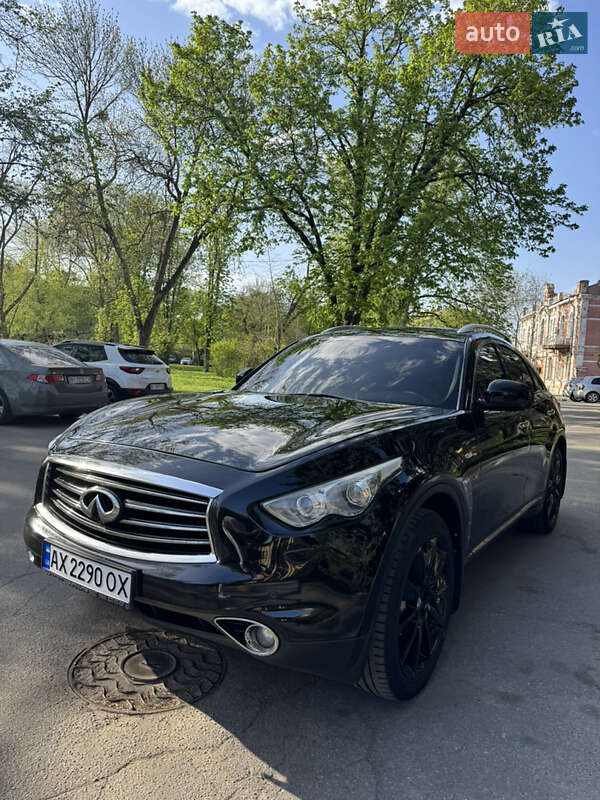 Внедорожник / Кроссовер Infiniti FX 37 2011 в Полтаве