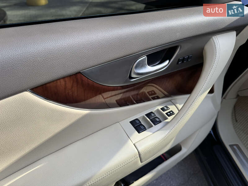 Внедорожник / Кроссовер Infiniti FX 37 2011 в Полтаве
