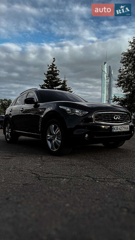 Внедорожник / Кроссовер Infiniti FX 37 2010 в Чернигове