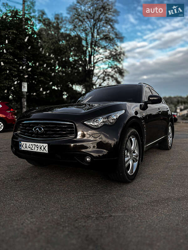 Внедорожник / Кроссовер Infiniti FX 37 2010 в Чернигове