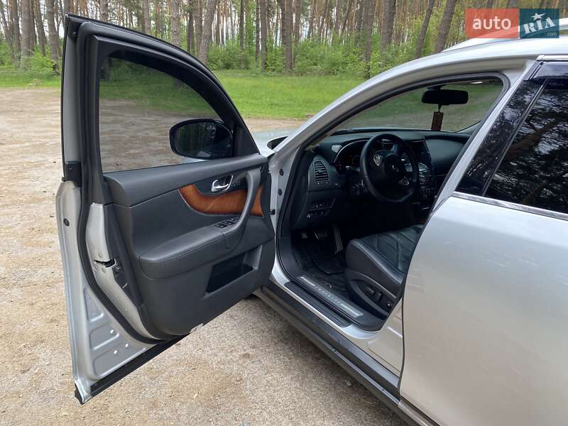 Позашляховик / Кросовер Infiniti FX 37 2010 в Житомирі