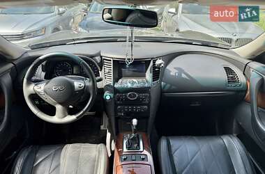 Внедорожник / Кроссовер Infiniti FX 37 2013 в 