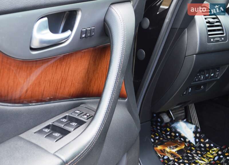 Позашляховик / Кросовер Infiniti FX 37 2012 в Одесі