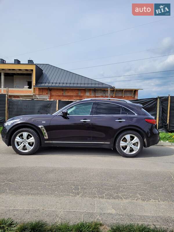 Внедорожник / Кроссовер Infiniti FX 37 2010 в 