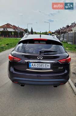 Внедорожник / Кроссовер Infiniti FX 37 2010 в 
