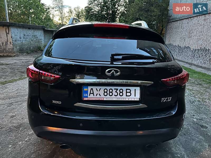 Позашляховик / Кросовер Infiniti FX 37 2011 в Харкові