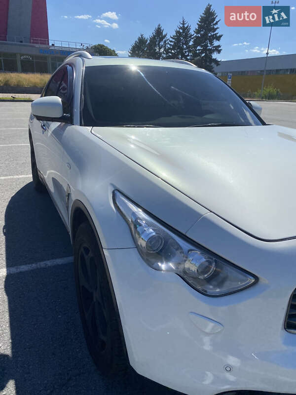 Позашляховик / Кросовер Infiniti FX 37 2011 в Запоріжжі