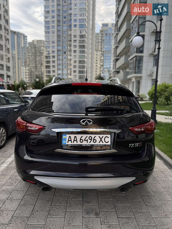 Позашляховик / Кросовер Infiniti FX 37 2010 в Києві