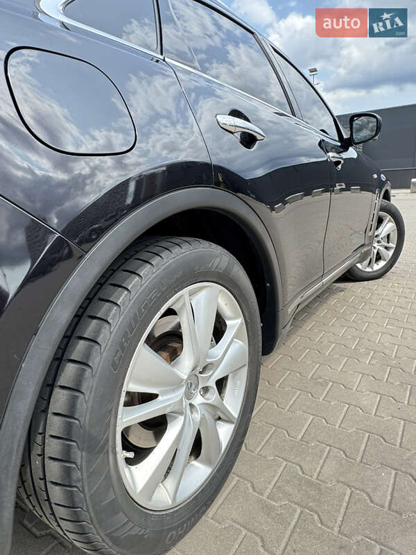Позашляховик / Кросовер Infiniti FX 37 2012 в Києві