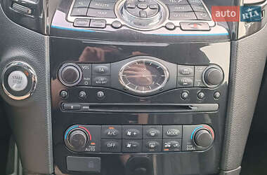Внедорожник / Кроссовер Infiniti FX 37 2013 в 