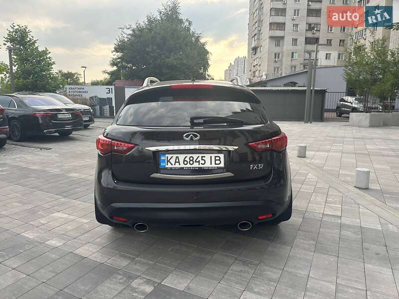 Позашляховик / Кросовер Infiniti FX 37 2011 в Києві