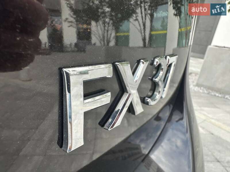 Позашляховик / Кросовер Infiniti FX 37 2011 в Києві