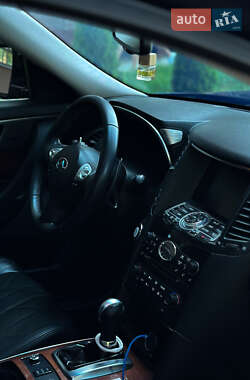 Внедорожник / Кроссовер Infiniti FX 37 2011 в 