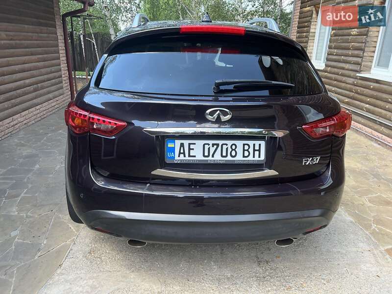 Позашляховик / Кросовер Infiniti FX 37 2011 в Дніпрі