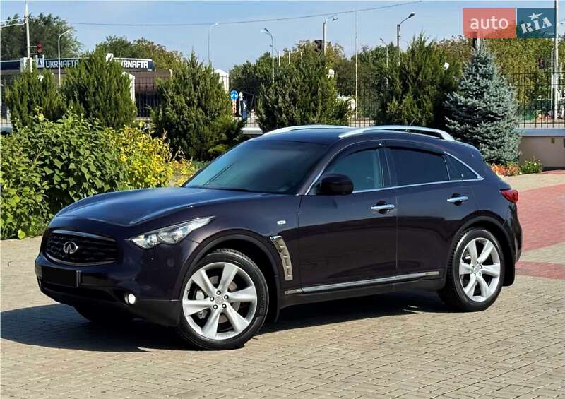 Внедорожник / Кроссовер Infiniti FX 37 2011 в 