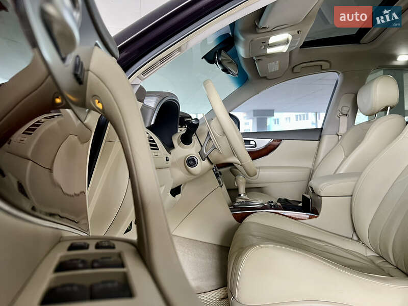 Внедорожник / Кроссовер Infiniti FX 37 2011 в Харькове