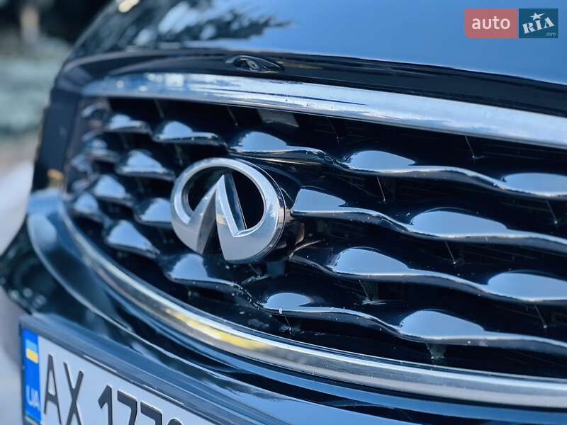 Внедорожник / Кроссовер Infiniti FX 37 2011 в Харькове