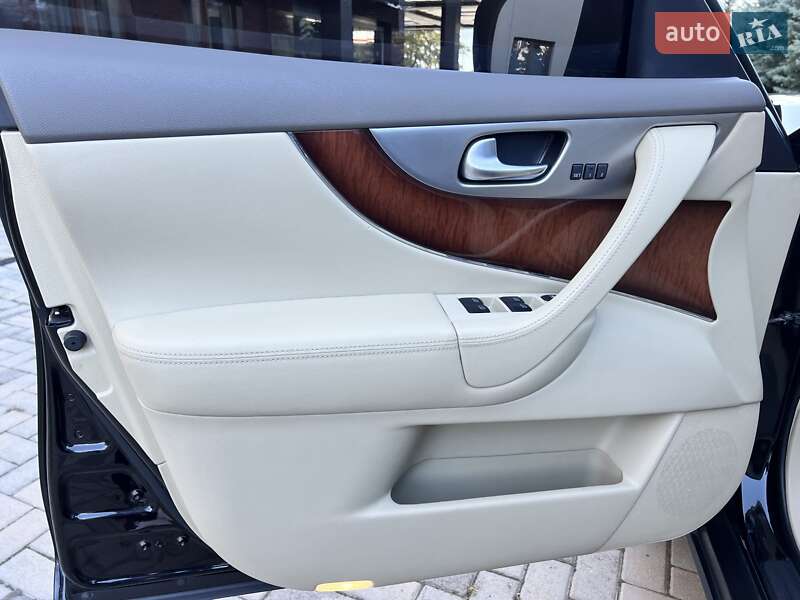 Внедорожник / Кроссовер Infiniti FX 37 2011 в Харькове