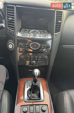Внедорожник / Кроссовер Infiniti FX 37 2010 в 