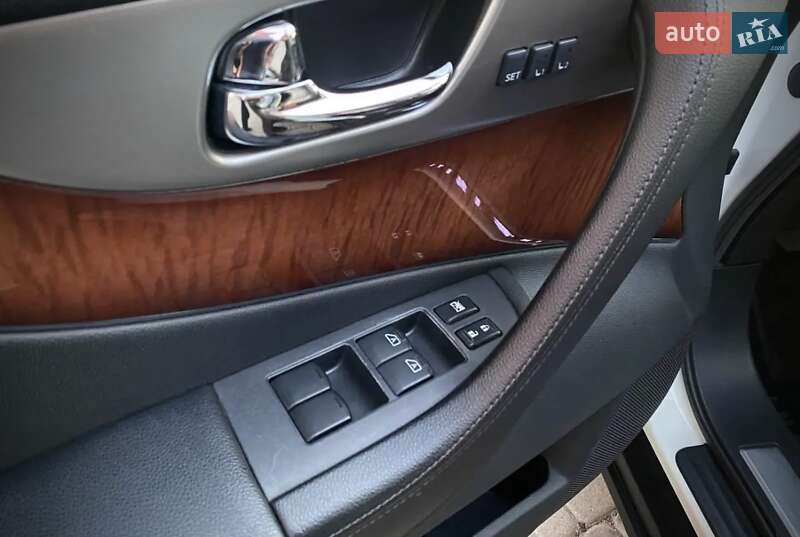 Позашляховик / Кросовер Infiniti FX 37 2013 в Львові
