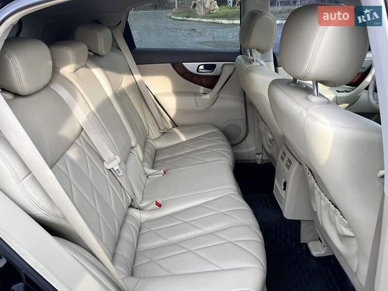 Позашляховик / Кросовер Infiniti FX 37 2011 в Харкові