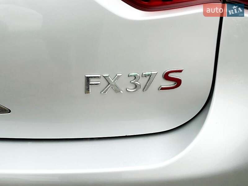Внедорожник / Кроссовер Infiniti FX 37 2012 в Киеве