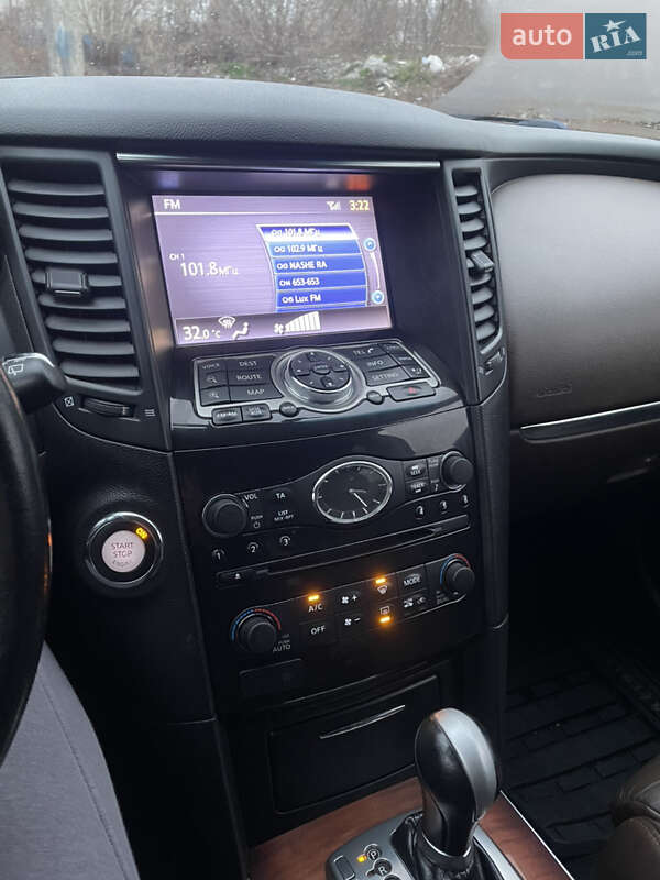 Позашляховик / Кросовер Infiniti FX 37 2011 в Чернігові