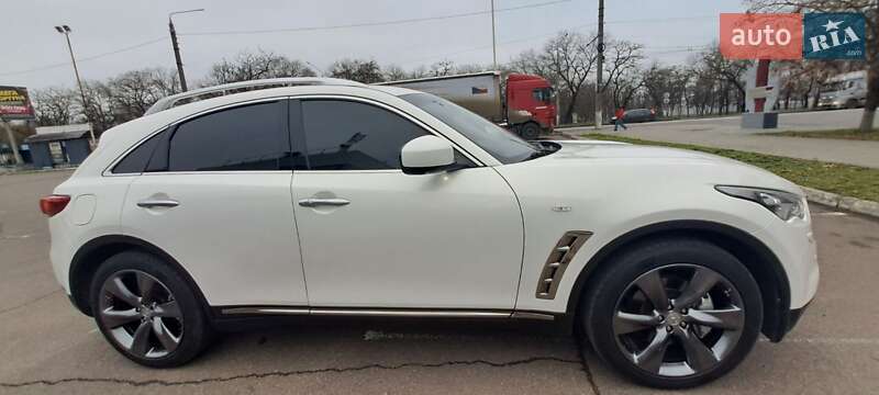 Позашляховик / Кросовер Infiniti FX 37 2011 в Миколаєві