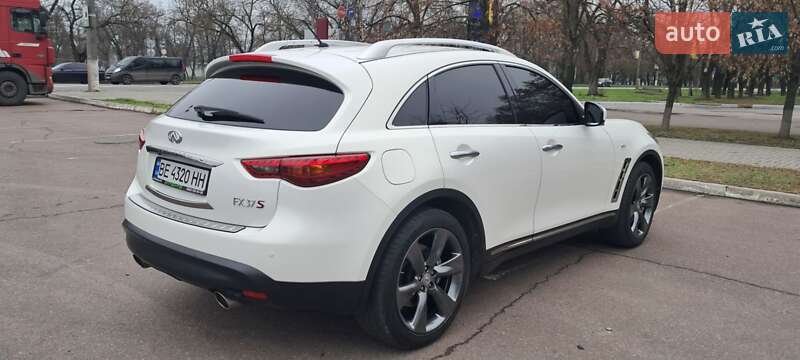 Позашляховик / Кросовер Infiniti FX 37 2011 в Миколаєві