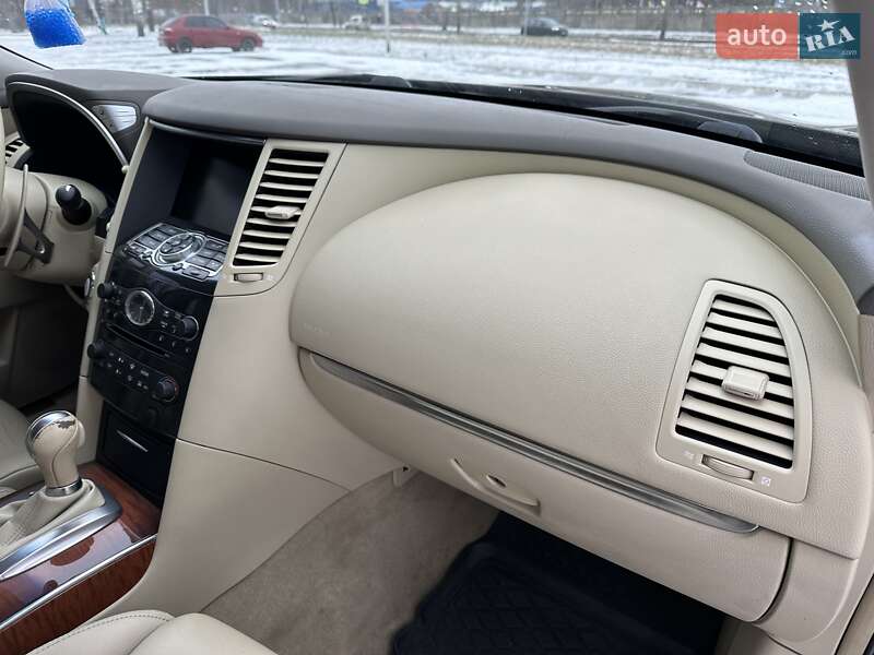 Позашляховик / Кросовер Infiniti FX 37 2011 в Києві