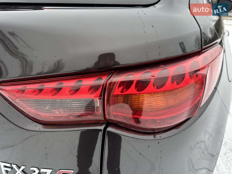 Позашляховик / Кросовер Infiniti FX 37 2011 в Києві
