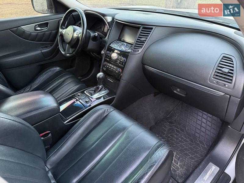 Внедорожник / Кроссовер Infiniti FX 37 2013 в Каменском