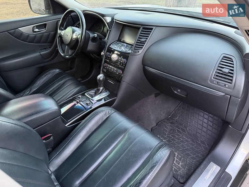Внедорожник / Кроссовер Infiniti FX 37 2013 в Каменском
