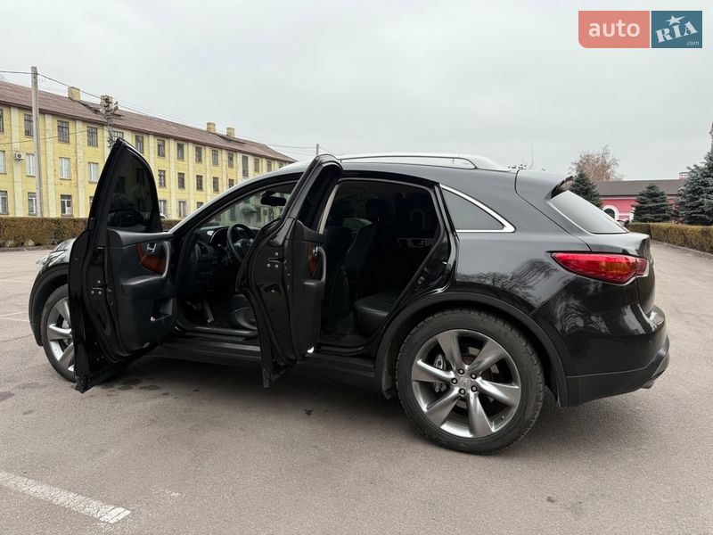 Внедорожник / Кроссовер Infiniti FX 37 2012 в Каменском