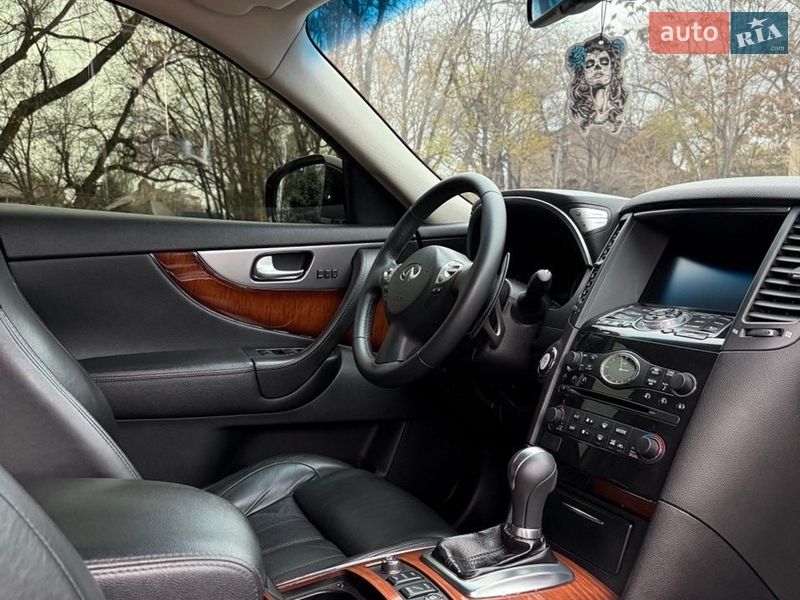 Внедорожник / Кроссовер Infiniti FX 37 2012 в Каменском