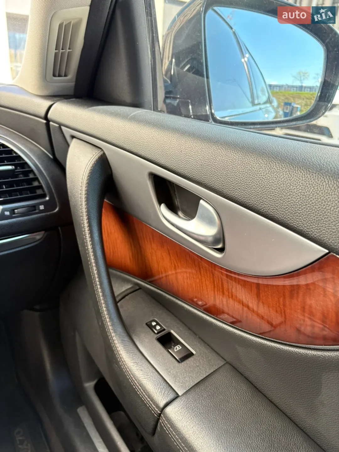 2011 Infiniti FX - мініатюра 12