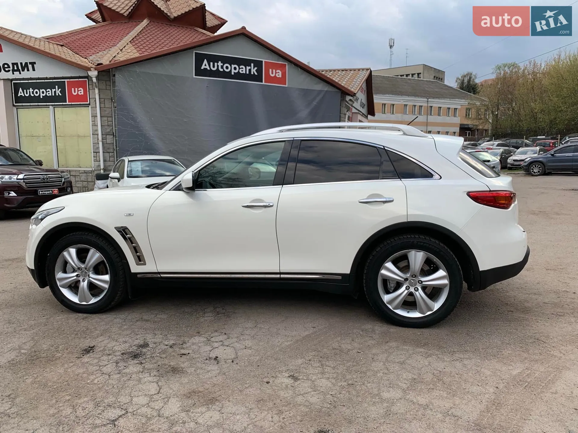 2011 Infiniti FX - мініатюра 9