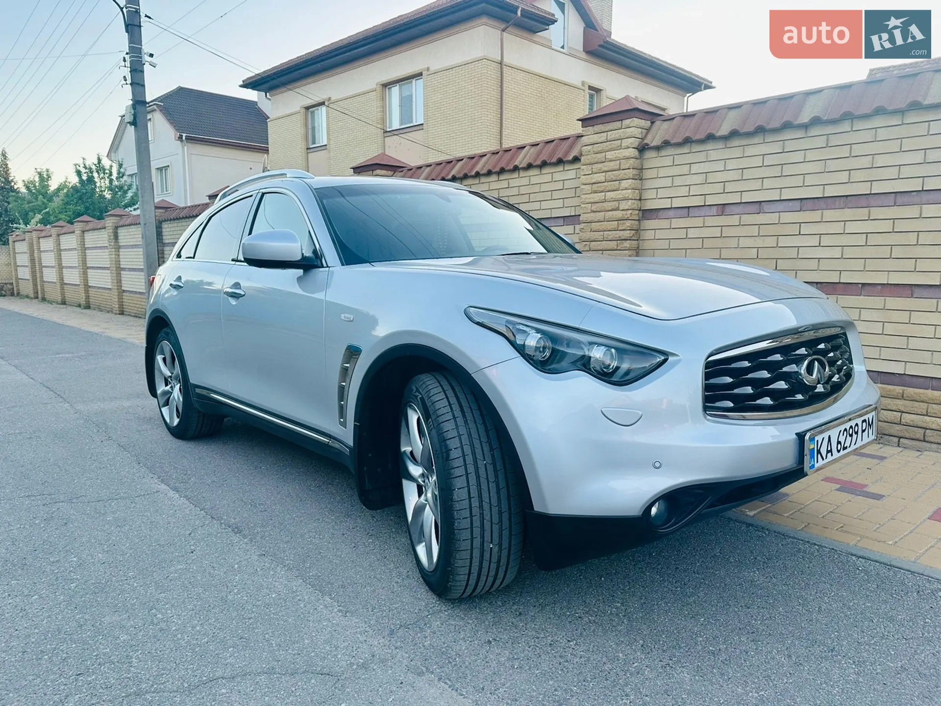 2010 Infiniti FX - мініатюра 2