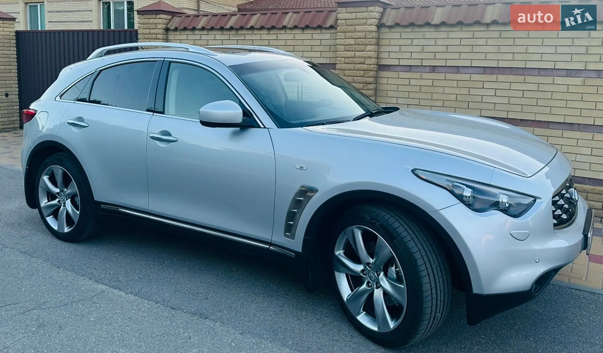 2010 Infiniti FX - фото 1