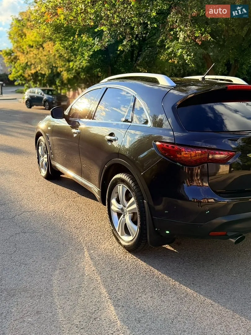 2010 Infiniti FX - мініатюра 9