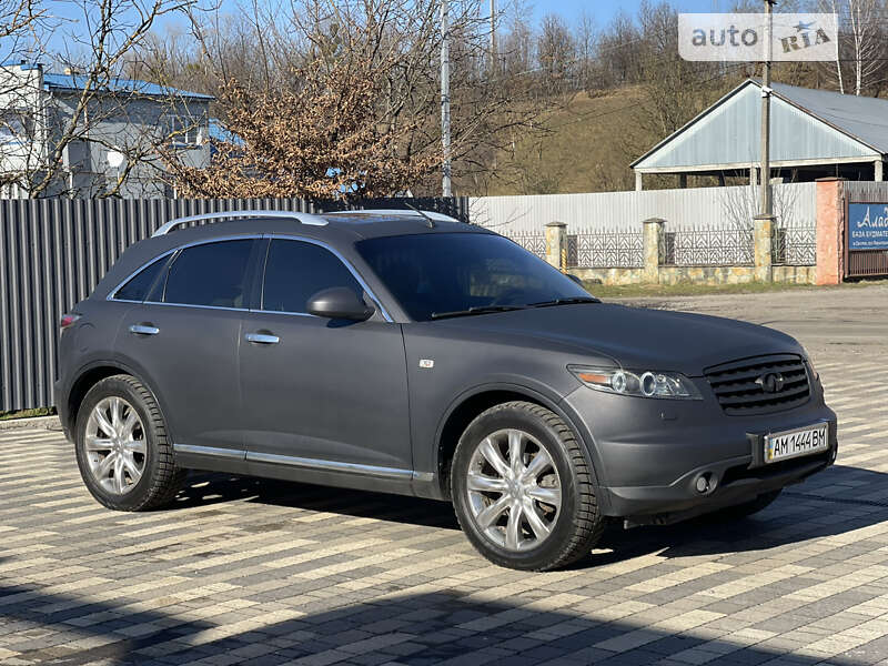 Внедорожник / Кроссовер Infiniti FX 45 2008 в Сваляве