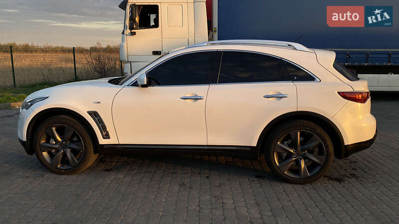 Внедорожник / Кроссовер Infiniti FX 50 2010 в Новомосковске