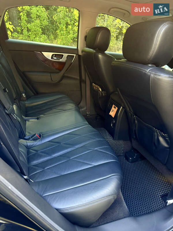 Позашляховик / Кросовер Infiniti FX 50 2008 в Краснограді