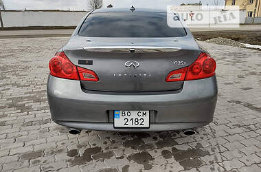 Седан Infiniti G25 2011 в Чорткові