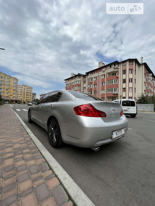 Седан Infiniti G25 2011 в Києві
