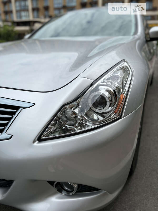 Седан Infiniti G25 2011 в Києві